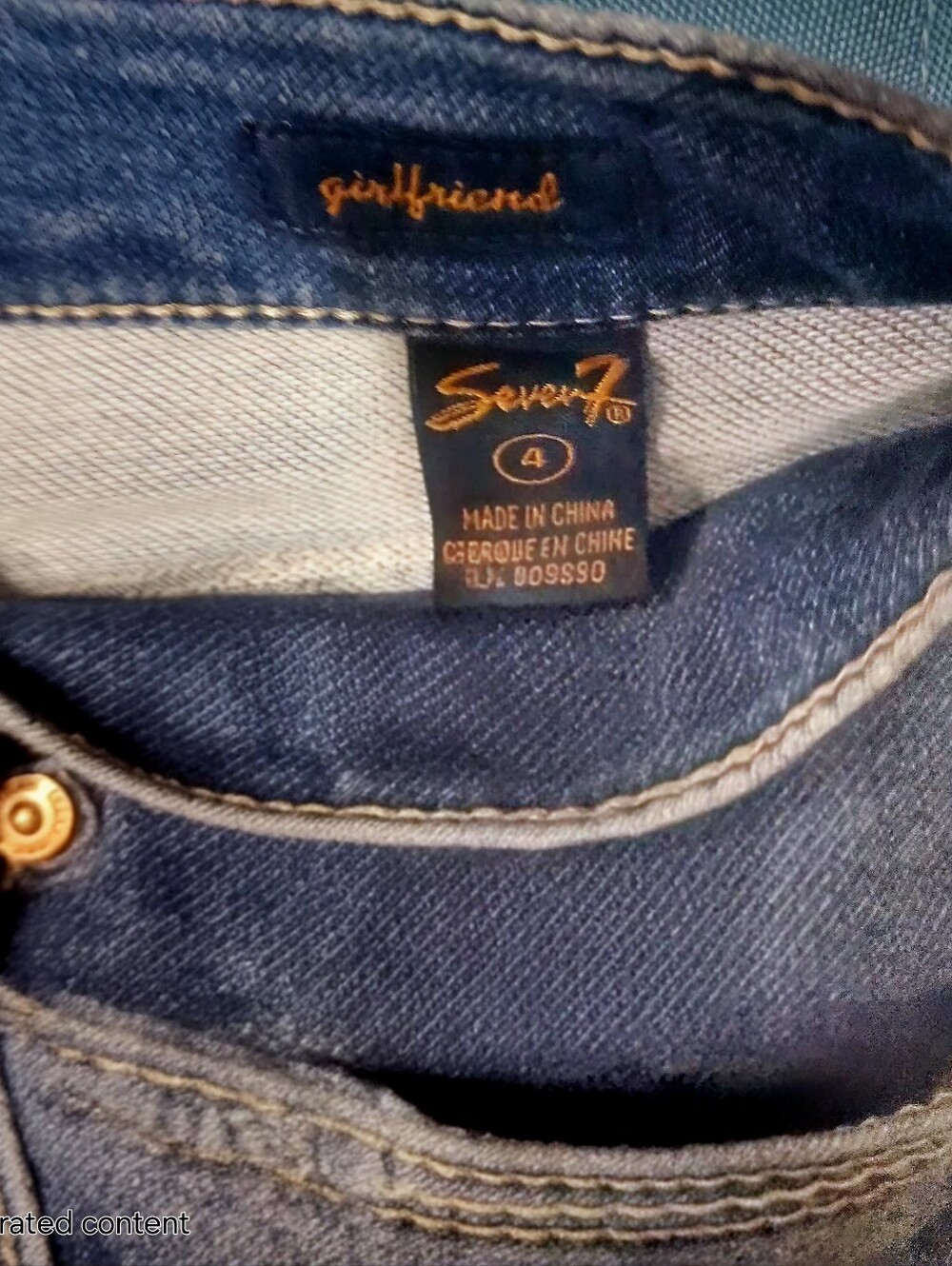 LIKE NEW! Seven7 Women's Girlfriend Cropped Jeans Size 4 - Picture 3 of 4